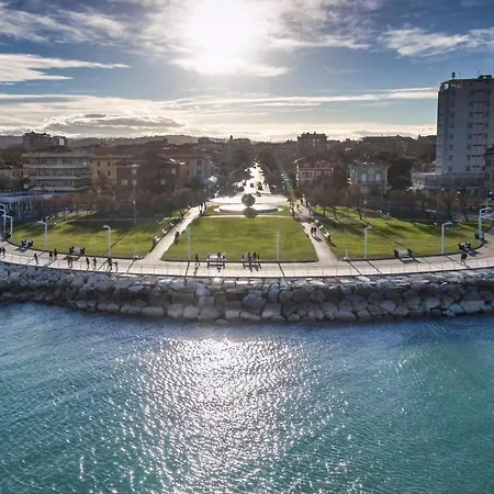 Hotel Amadei Promenade 3*