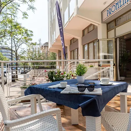 Amadei Promenade