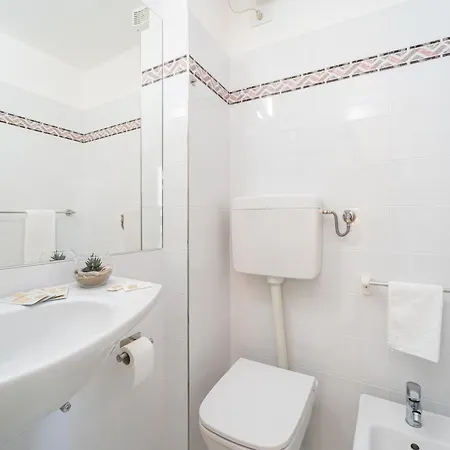 Amadei Promenade Hotel