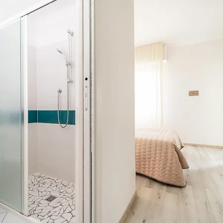 Amadei Promenade Hotel 3*