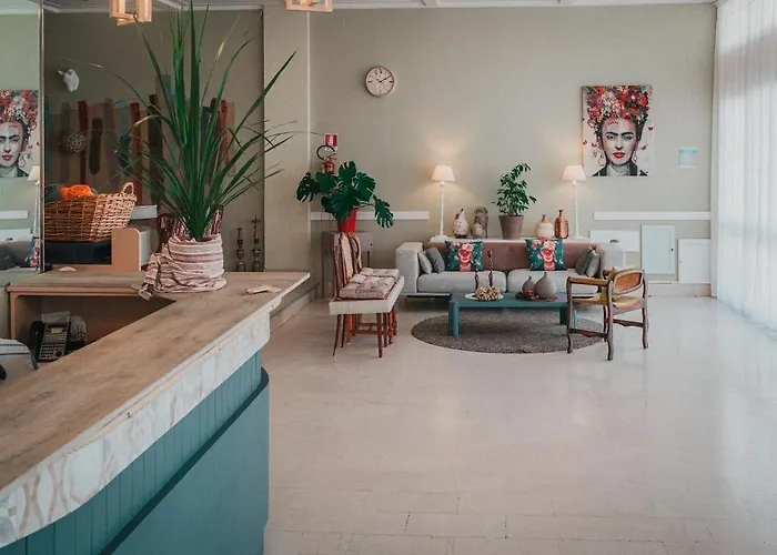 Amadei Promenade Готель 3*