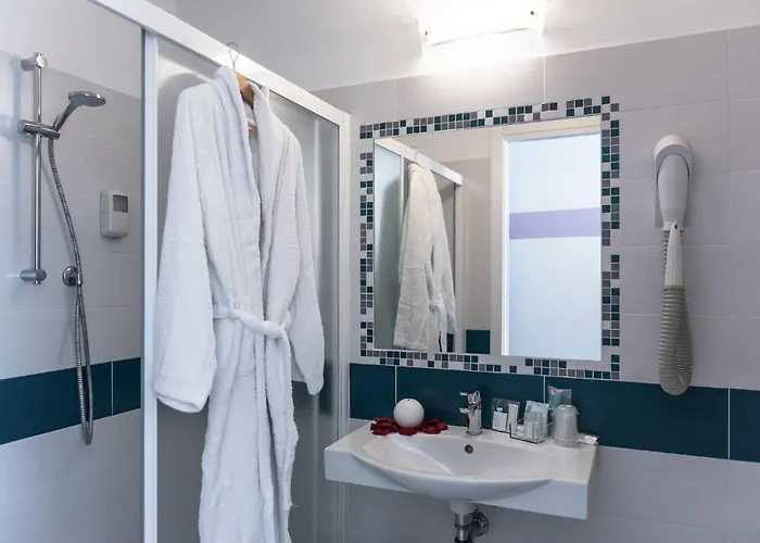 Готель Amadei Promenade 3*