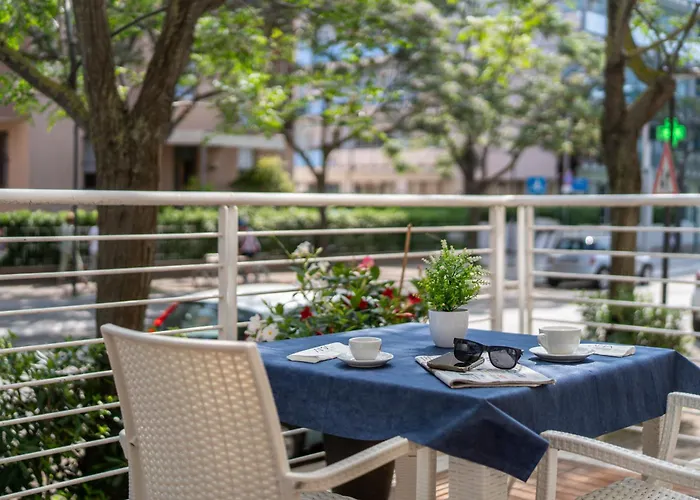 Amadei Promenade Готель Пезаро