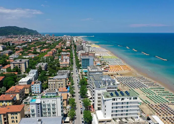 Готель Amadei Promenade 3*