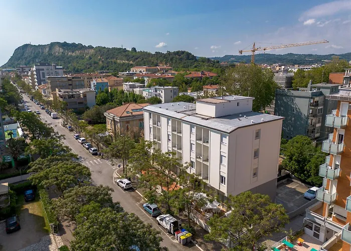 Готель Amadei Promenade