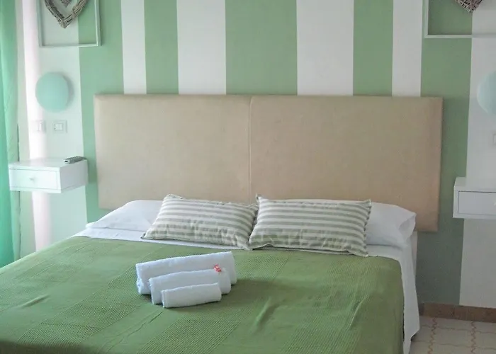 Готель Amadei Promenade 3*