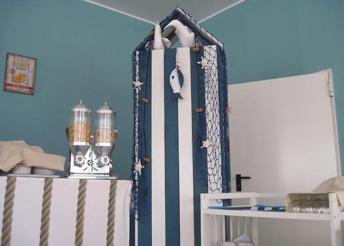 Amadei Promenade Готель 3*