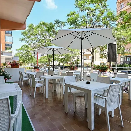 Promenade Hotel 3*