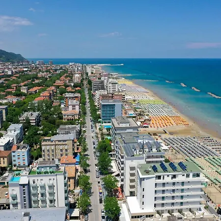 Hotel Amadei Promenade 3*