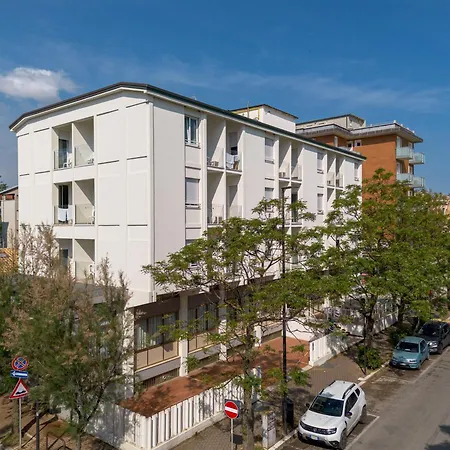 Amadei Promenade Hotel