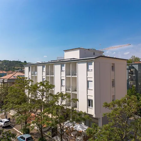 Amadei Promenade Hotel