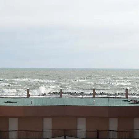 Amadei Promenade Отель Пезаро