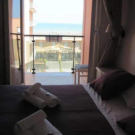 Amadei Promenade 3*