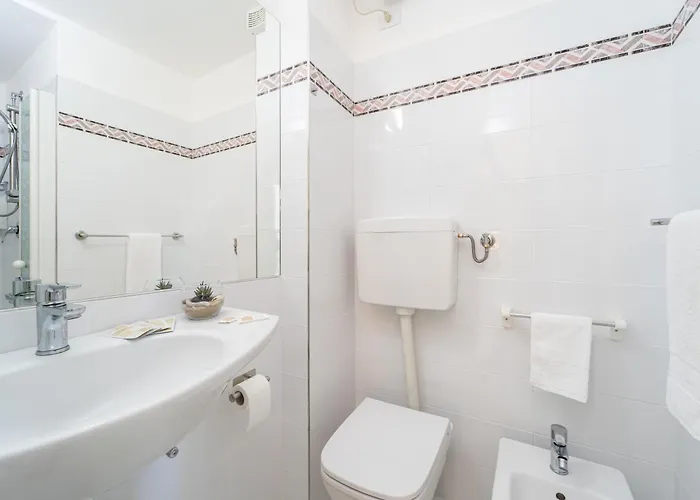 Amadei Promenade Hotel