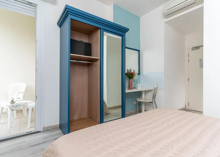 Amadei Promenade Szálloda 3*