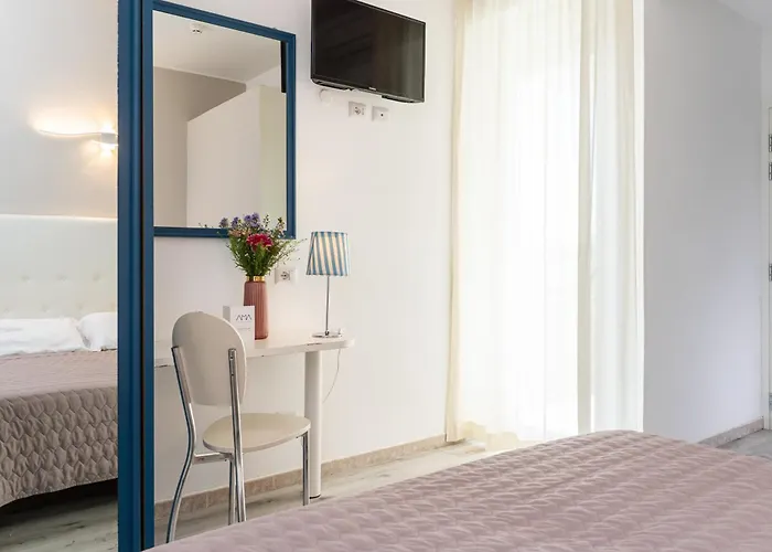 Amadei Promenade Hotel 3*