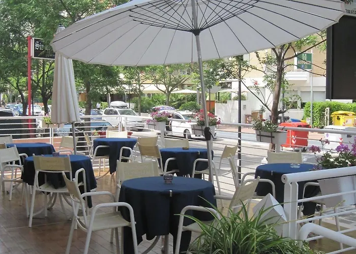 Amadei Promenade Hotel 3*